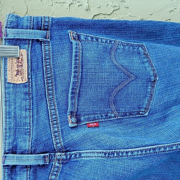 Ladies Levi's Blue Comfortable Low Bootcut Stretch Denim Jeans - Picture 7 of 12